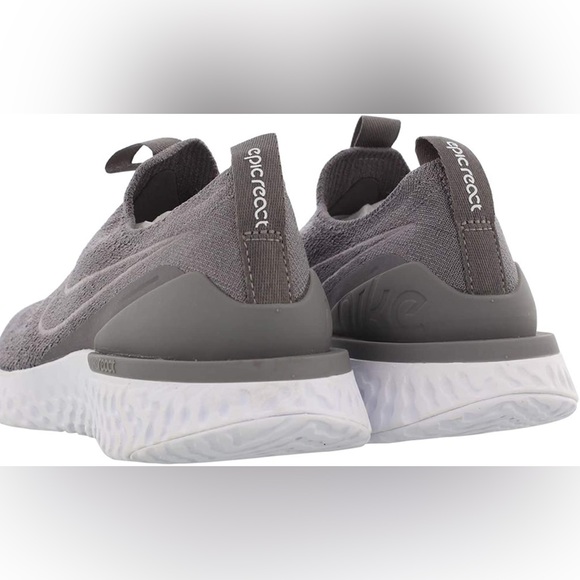 Women’s Nike Epic Phantom React Flyknit - Picture 4 of 12